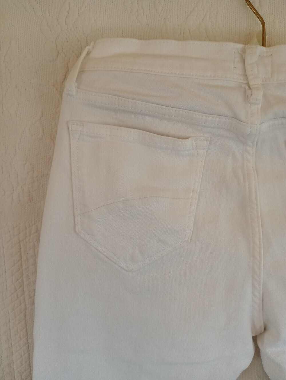 DRIFTWOOD White Cropped Jeans Rose Embroidery Frayed Hem Stretch Summer Floral - Picture 9 of 11